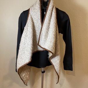 Love Tree Open Front Sherpa Vest With Pockets